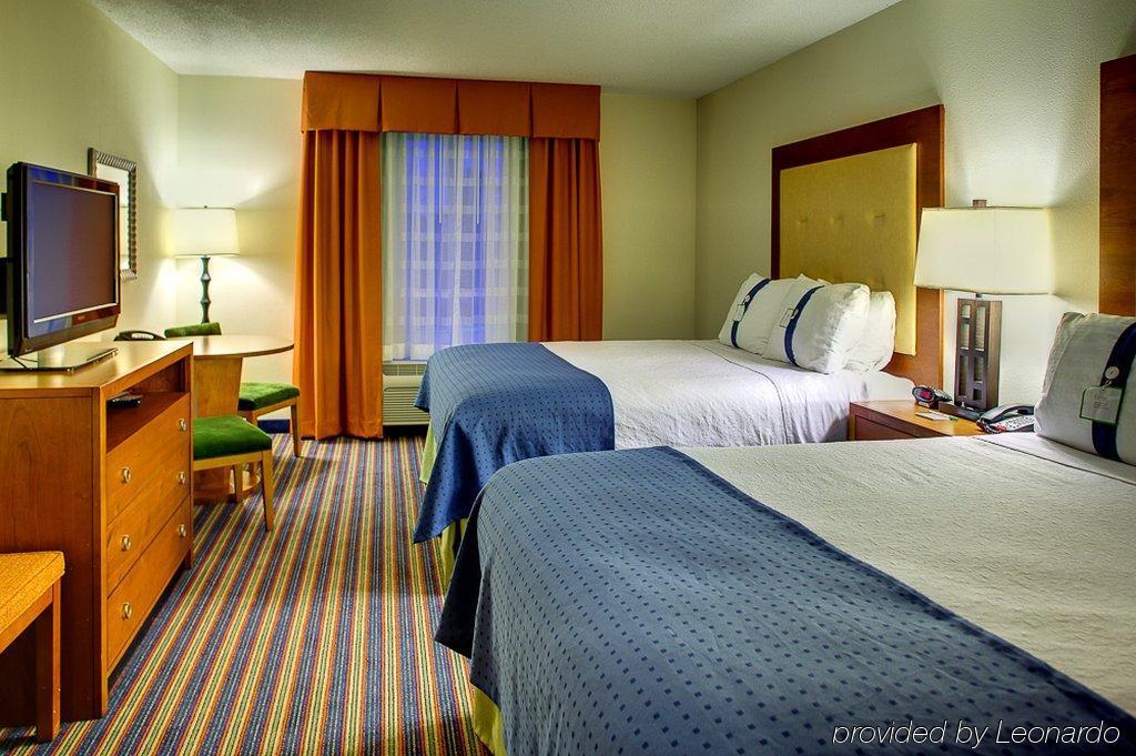 Delta Hotels By Marriott Colonial Heights Room photo